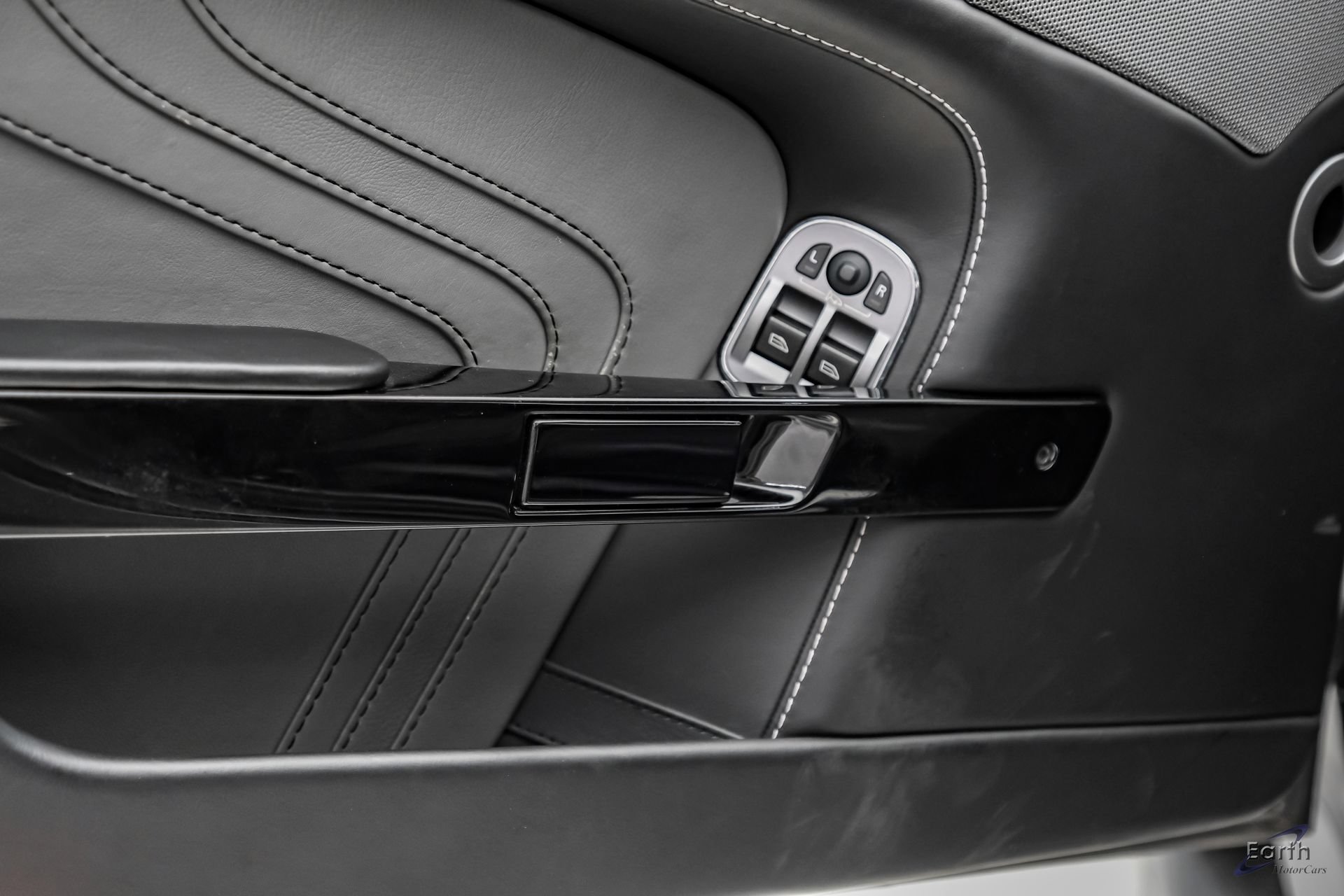 Used 2014 Aston Martin V8 Vantage S RWD image 91
