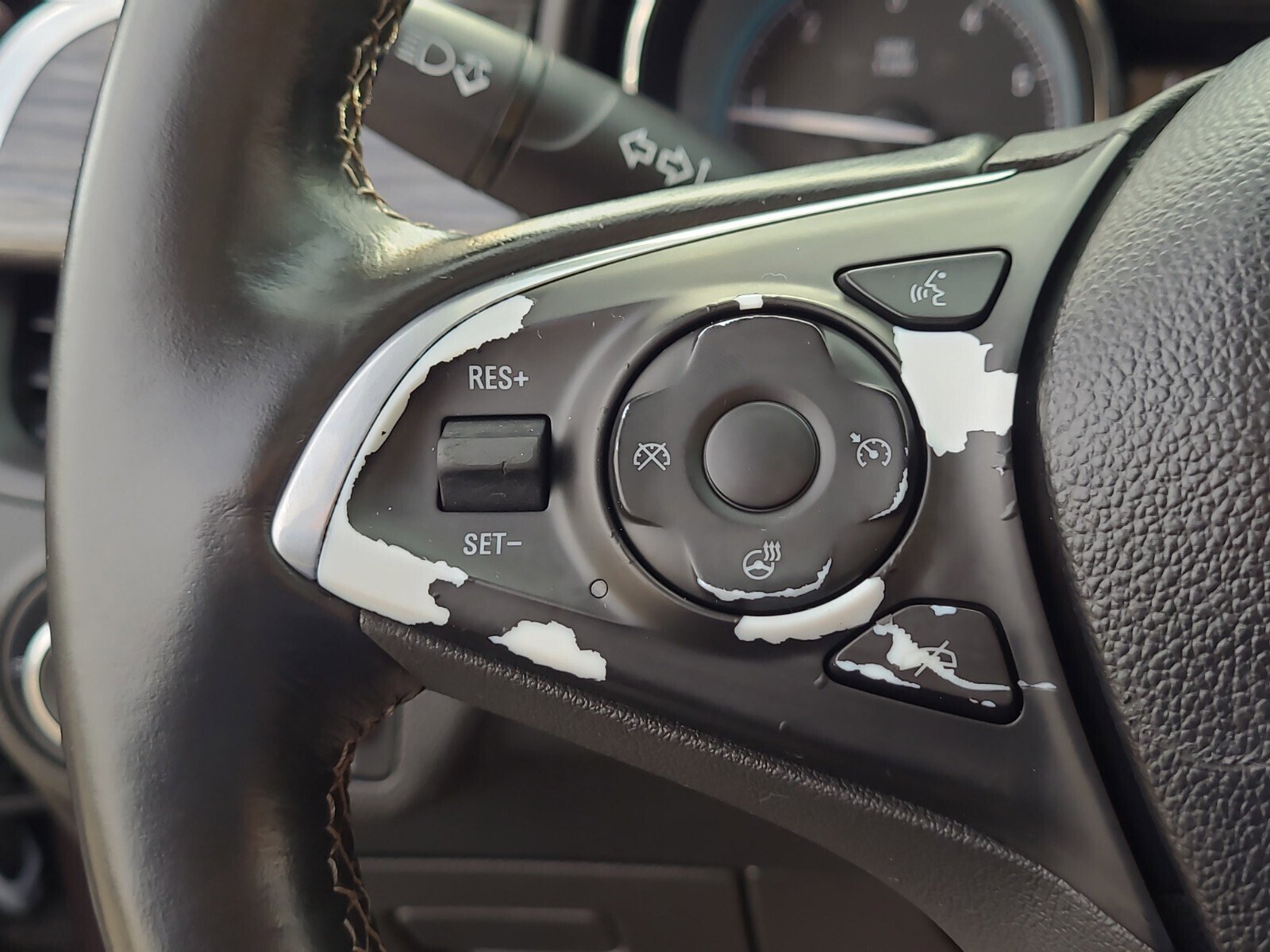 Used 2017 Buick Envision Essence image 24