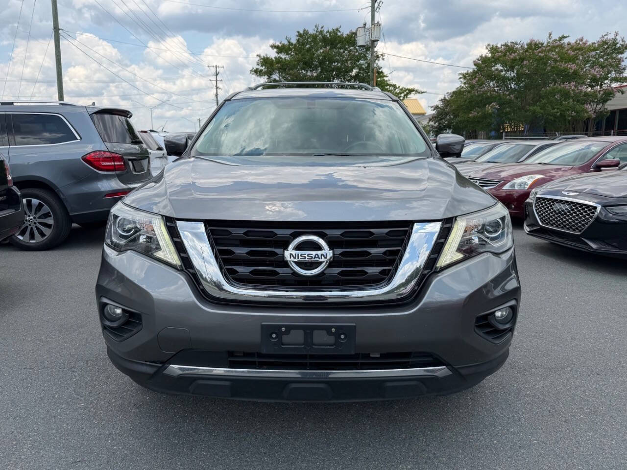 Used 2017 Nissan Pathfinder Platinum w/ Cargo Package AWD/4WD image 2