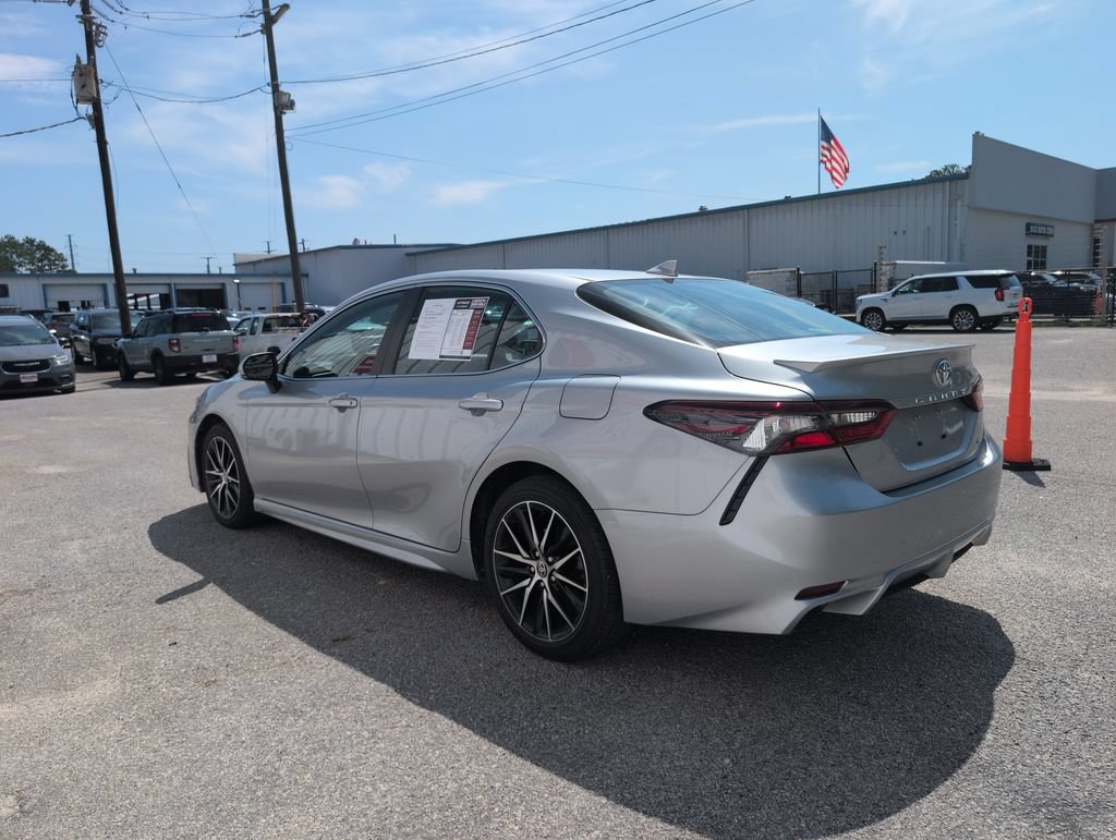 Used 2024 Toyota Camry SE FWD image 6
