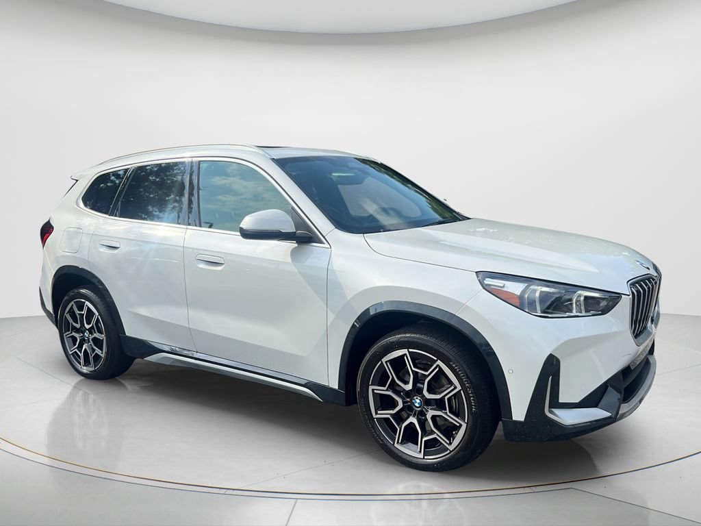Certified 2026 BMW X1 xDrive28i w/ Technology Package AWD/4WD image 3