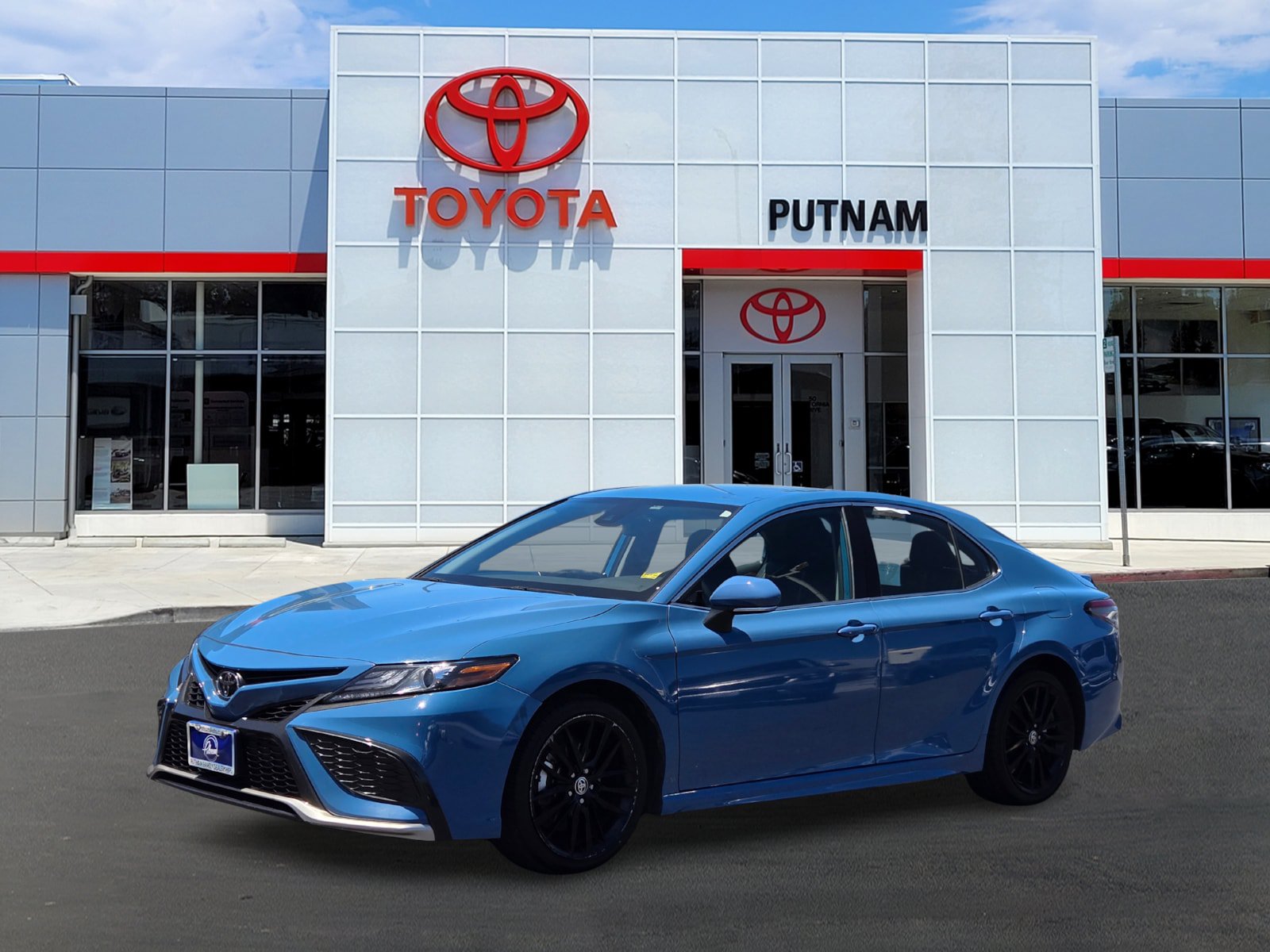 Used 2024 Toyota Camry XSE FWD image 8