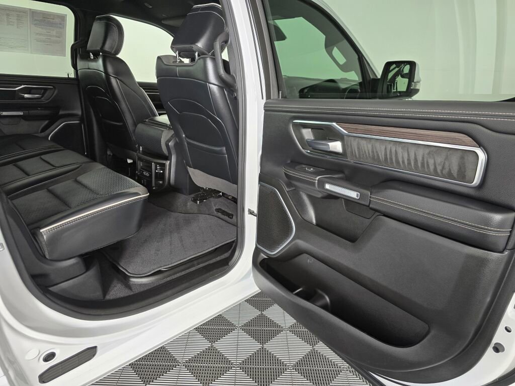Used 2025 RAM 1500 Laramie image 35