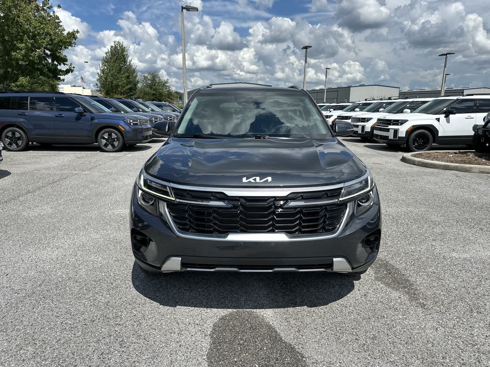 Used 2024 Kia Seltos EX FWD image 12