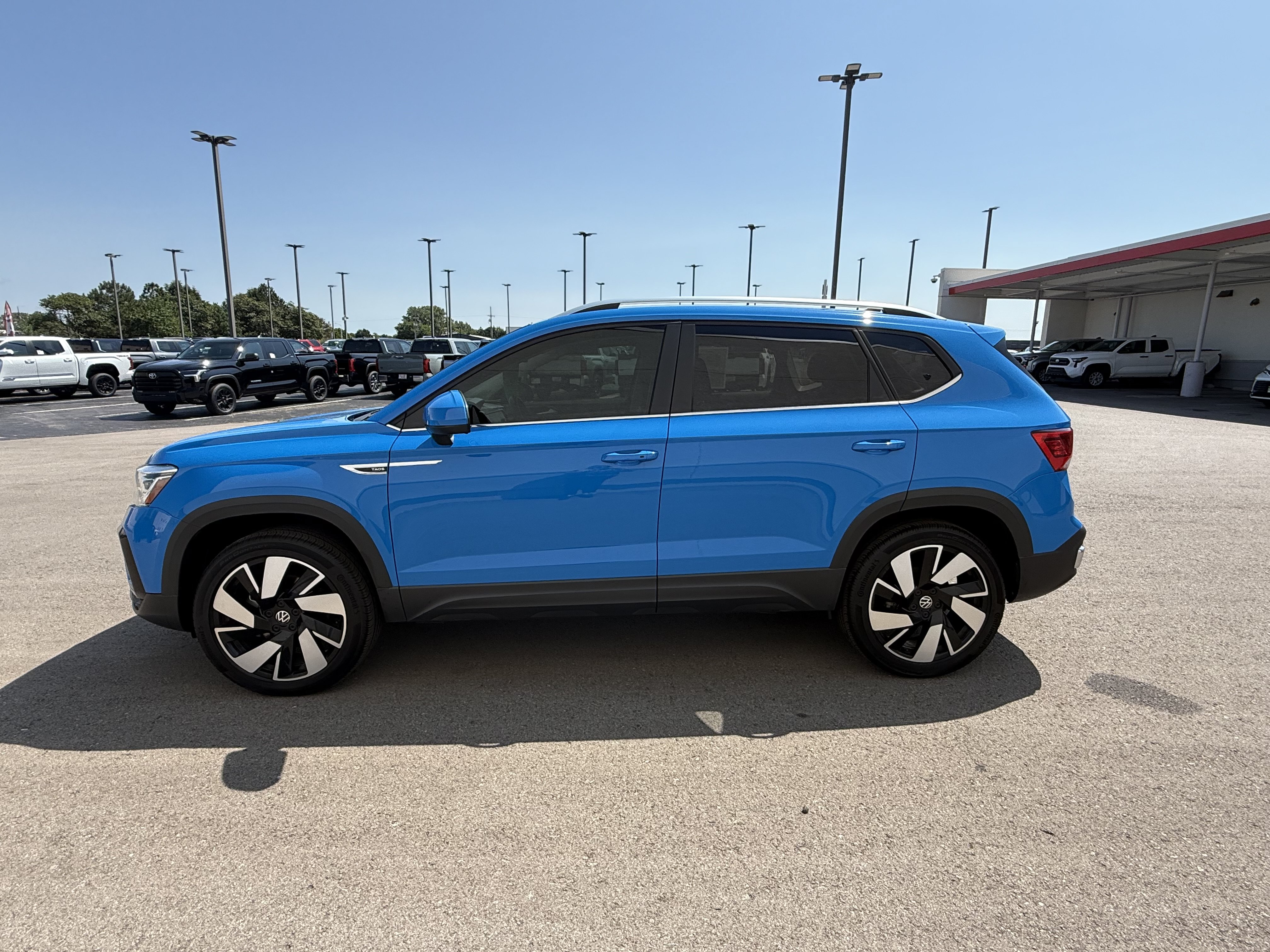 Used 2024 Volkswagen Taos SEL AWD/4WD image 23