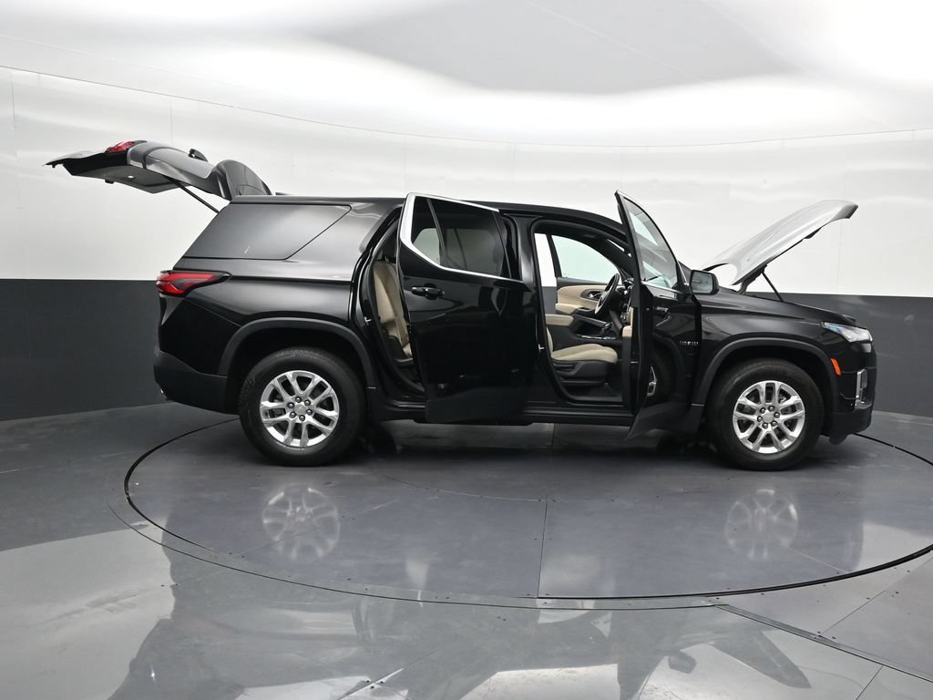 Used 2022 Chevrolet Traverse LS FWD image 30