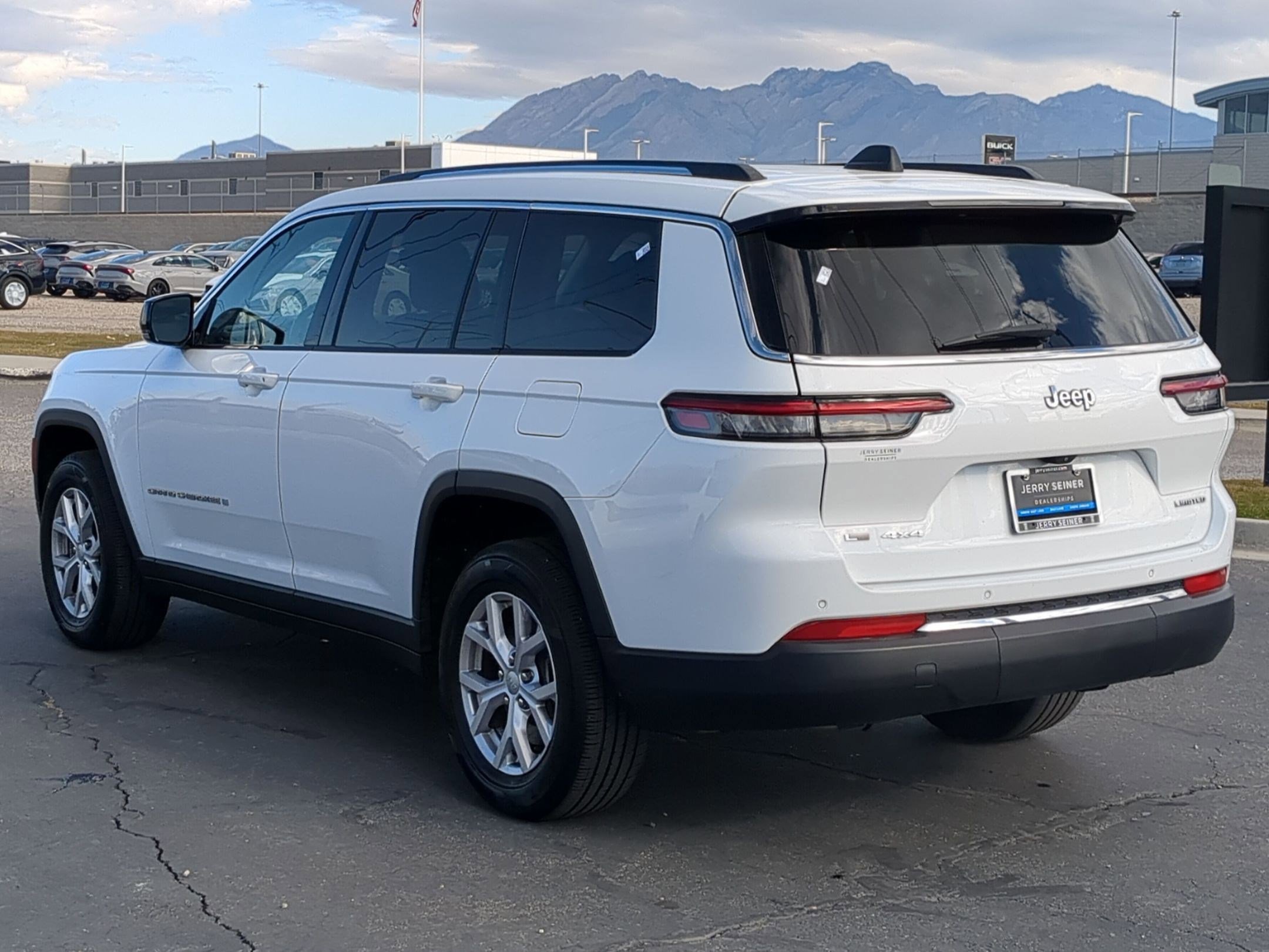 Used 2021 Jeep Grand Cherokee L Limited image 3