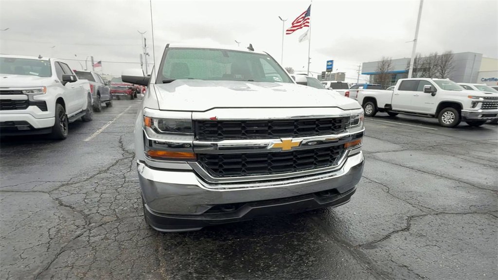 Used 2018 Chevrolet Silverado 1500 LT image 3