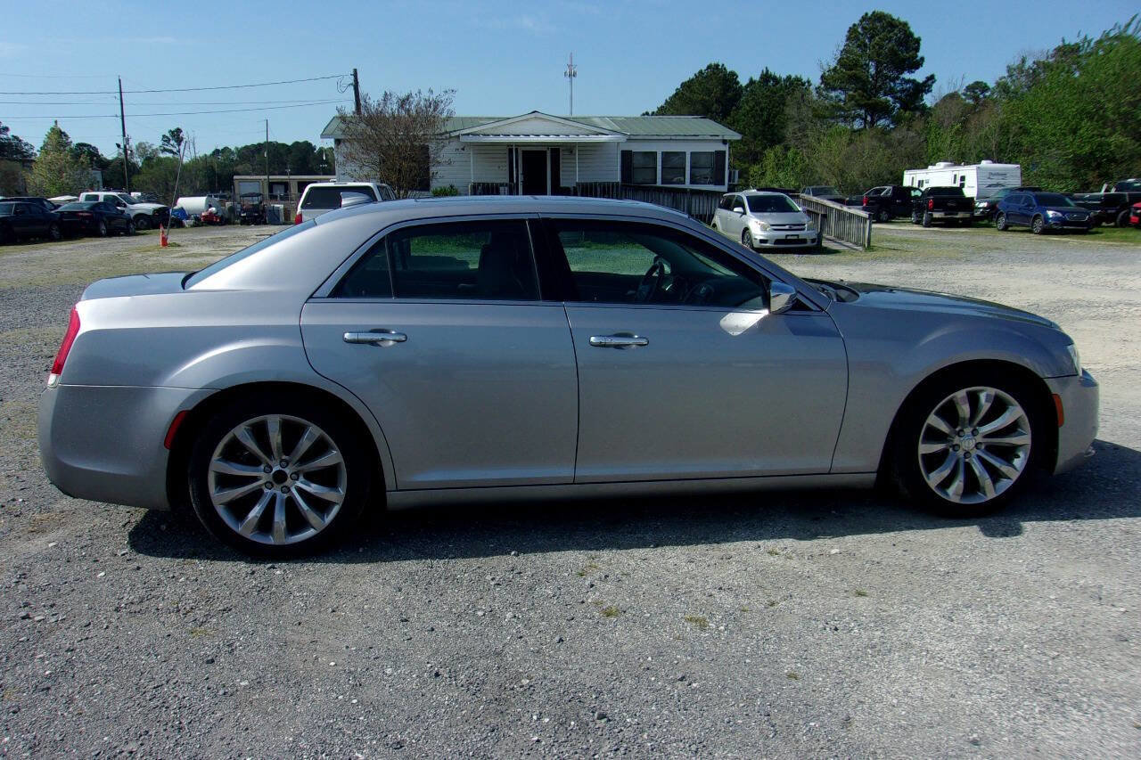 Used 2017 Chrysler 300 C w/ Harman/Kardon Audio Group RWD image 8