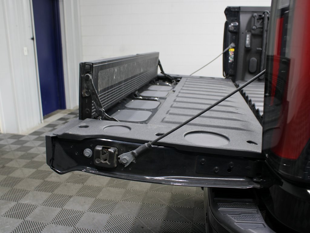 Used 2024 GMC Sierra 2500 AT4 image 42