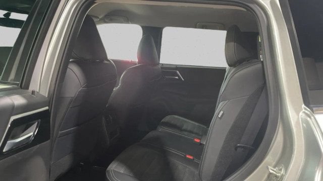 Used 2024 Mitsubishi Outlander SE AWD/4WD image 18