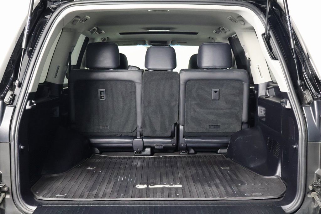 Used 2021 Lexus LX 570 4WD w/ Luxury Package image 14