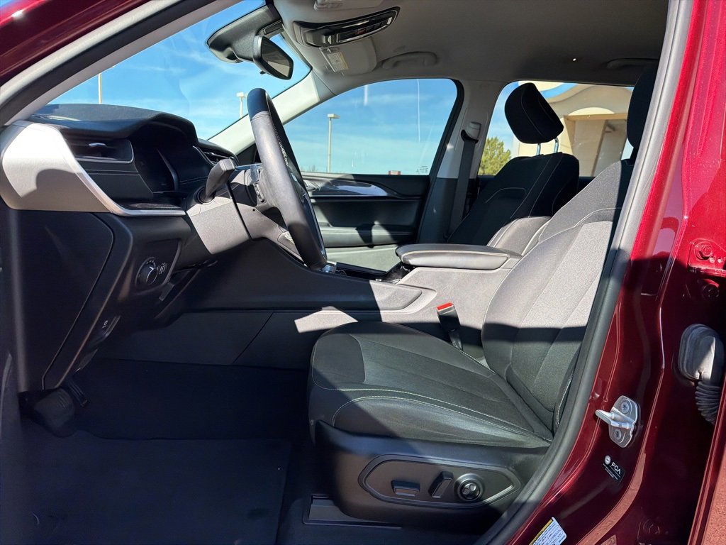 Used 2021 Jeep Grand Cherokee L Laredo w/ Luxury Tech Group I image 10