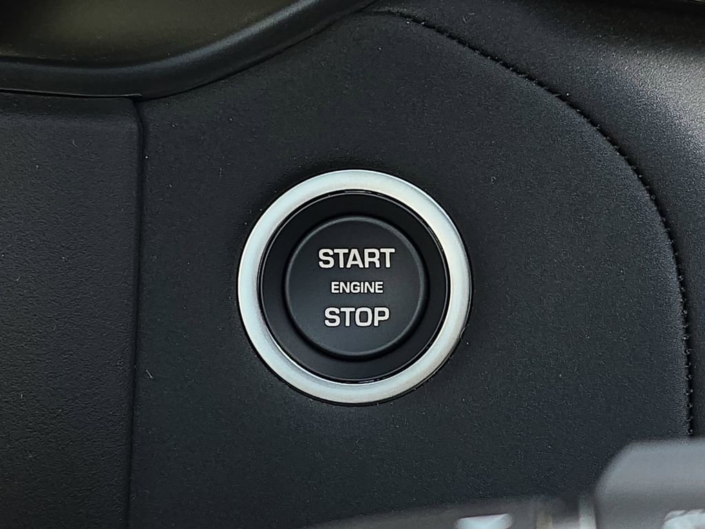 New 2026 Land Rover Range Rover Velar Dynamic SE image 26