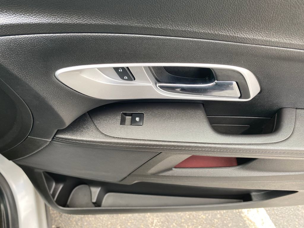 Used 2017 Chevrolet Equinox LT w/ Convenience Package image 10