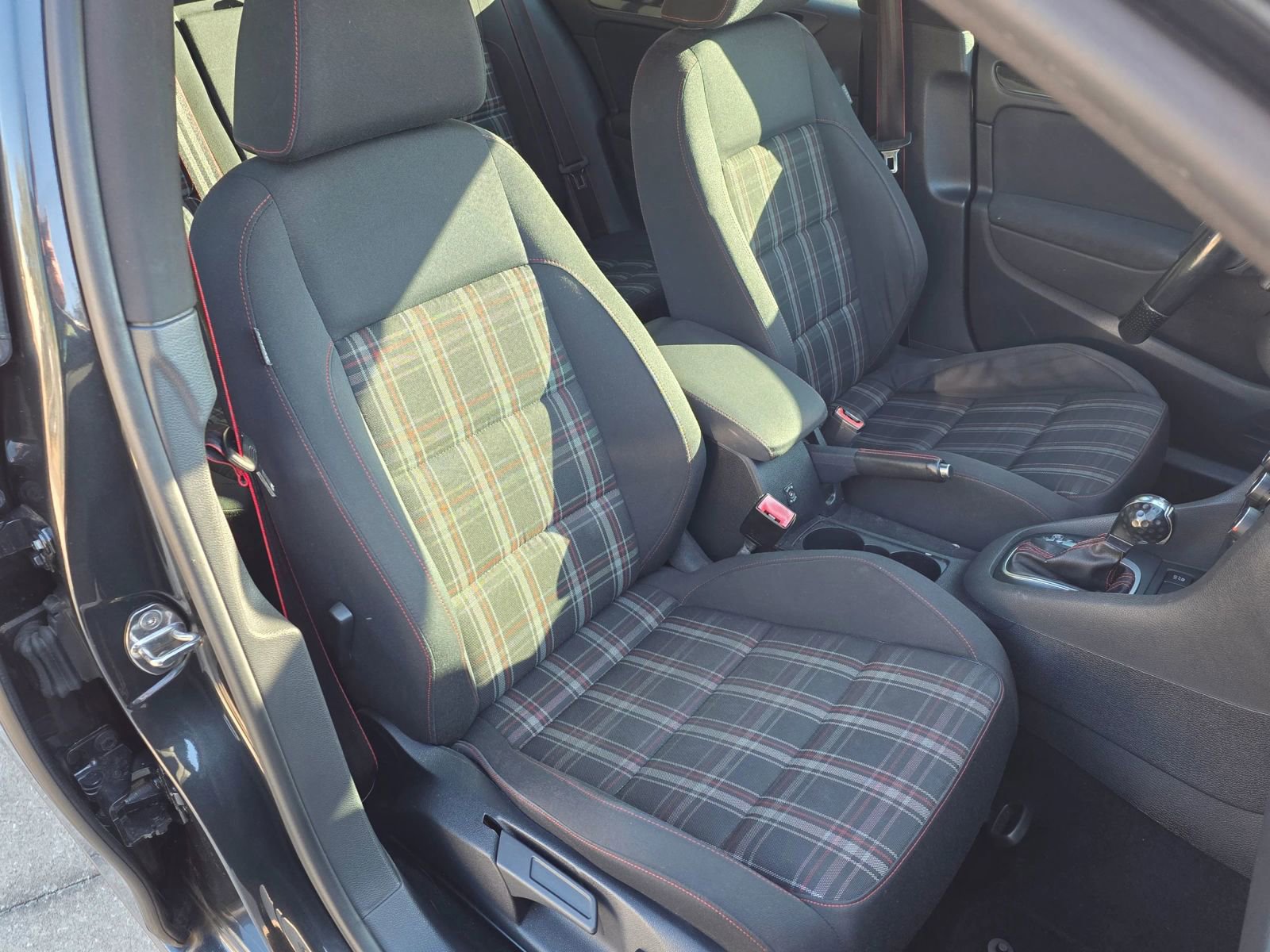 Used 2014 Volkswagen GTI Wolfsburg Edition image 32