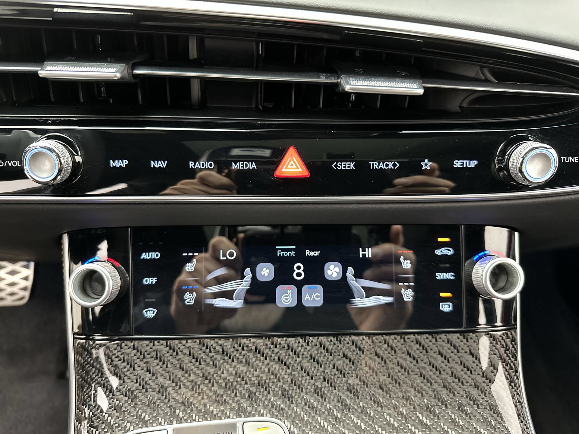 Certified 2026 Genesis GV70 3.5T Sport Prestige AWD/4WD image 19