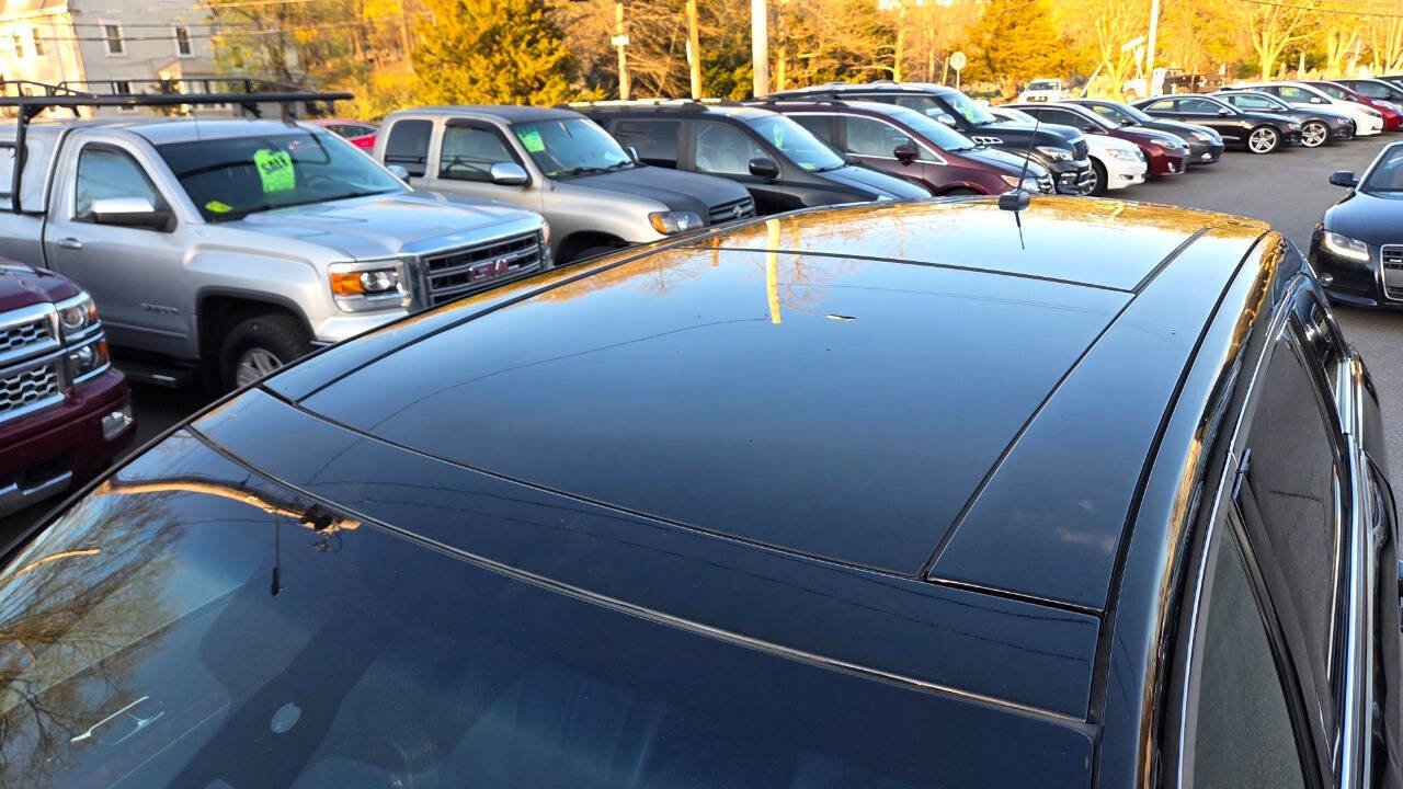 Used 2019 Lincoln MKT AWD image 22