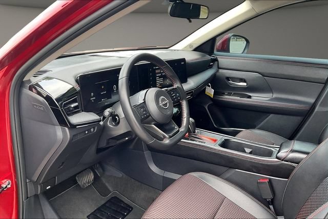 Used 2025 Nissan Kicks SR FWD image 12