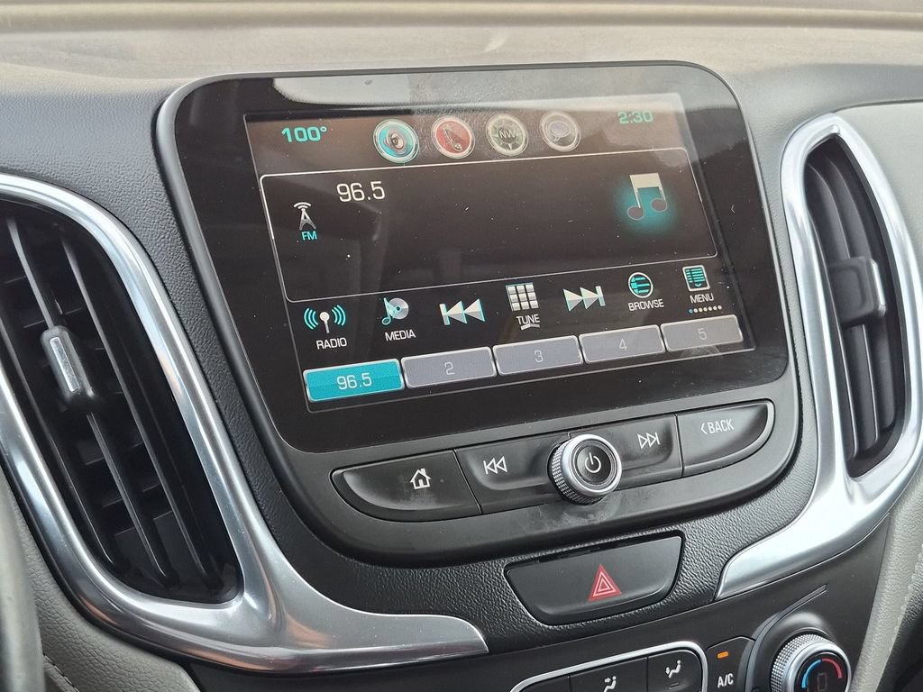 Used 2018 Chevrolet Equinox Premier FWD image 23