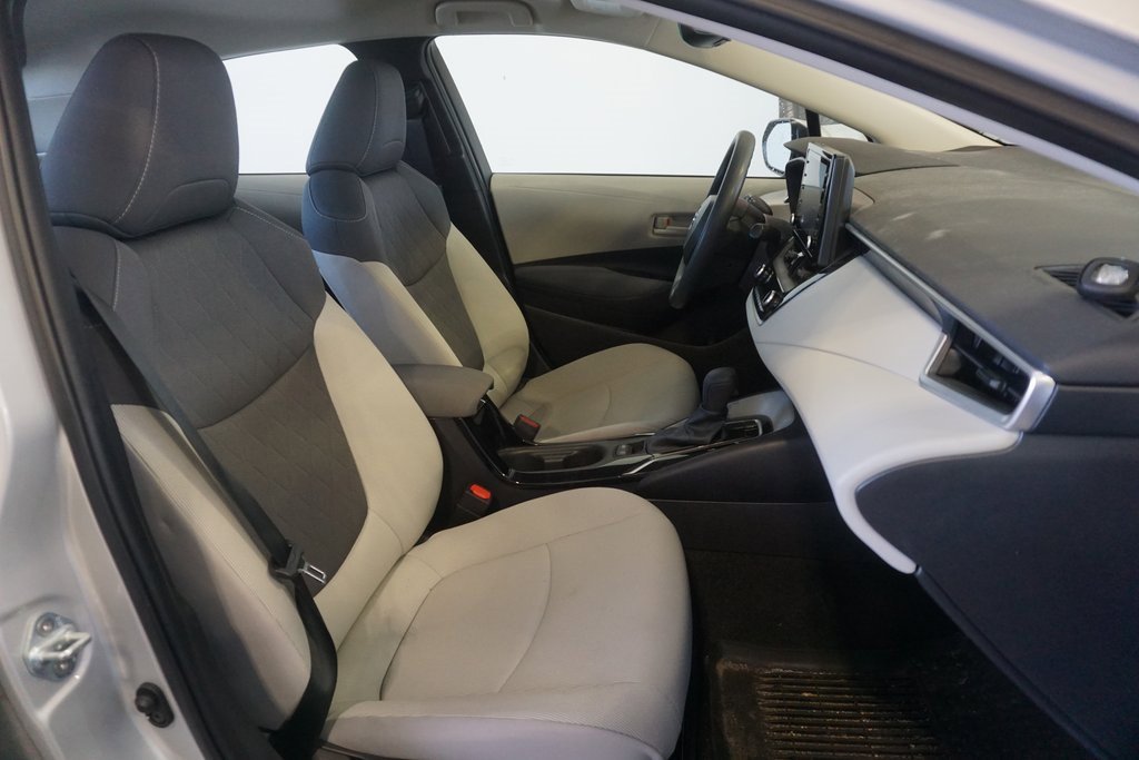 Used 2022 Toyota Corolla LE image 18