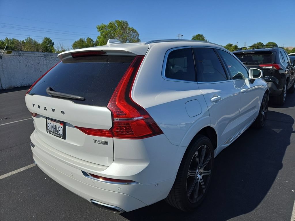 Used 2018 Volvo XC60 T5 Inscription w/ Convenience Package AWD/4WD image 3