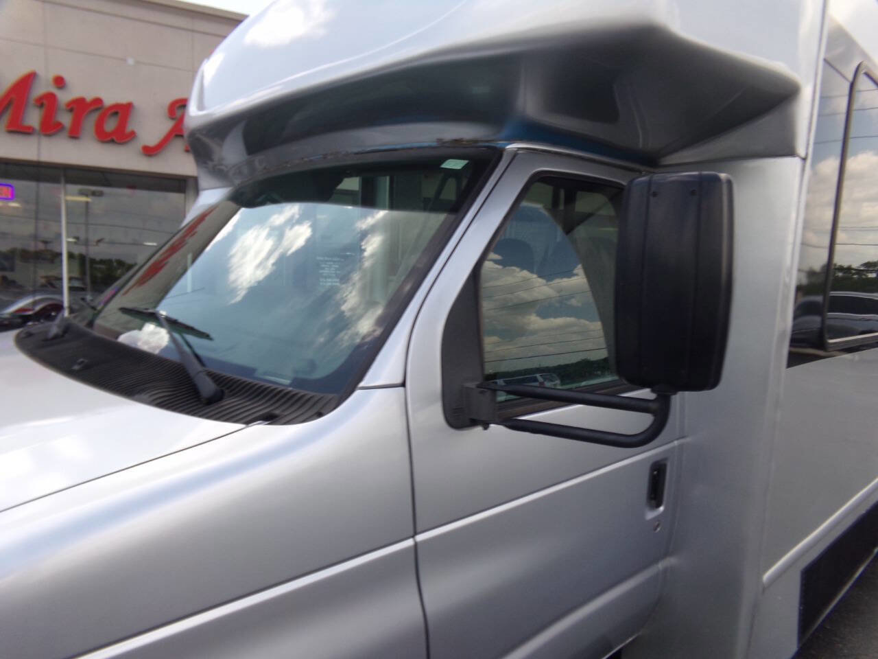 Used 2012 Ford E-450 and Econoline 450 Super Duty w/ Shuttle Bus Prep Pkg image 41