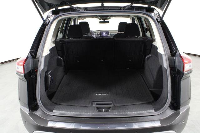 Certified 2022 Nissan Rogue SV FWD image 18