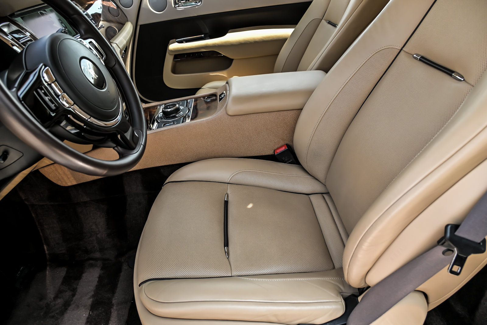 Used 2016 Rolls-Royce Wraith RWD image 22