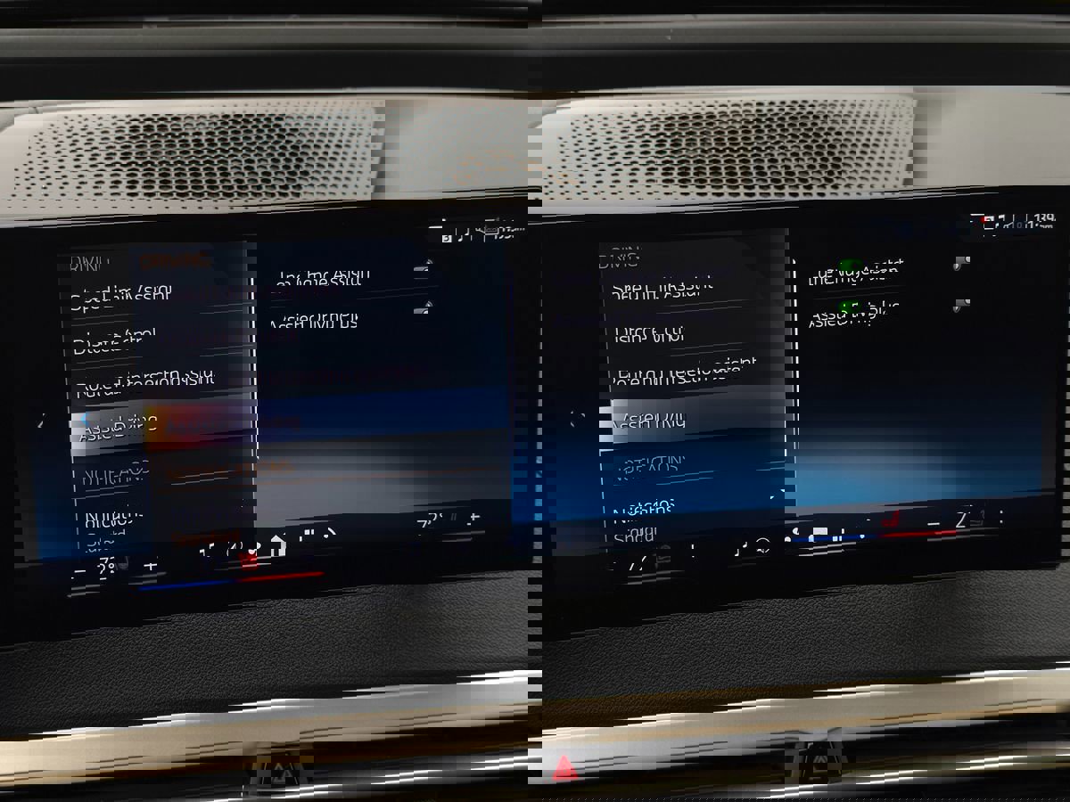 Used 2024 BMW iX xDrive50 w/ Premium Package image 55