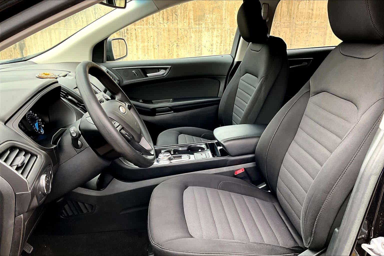 Used 2019 Ford Edge SE FWD image 8