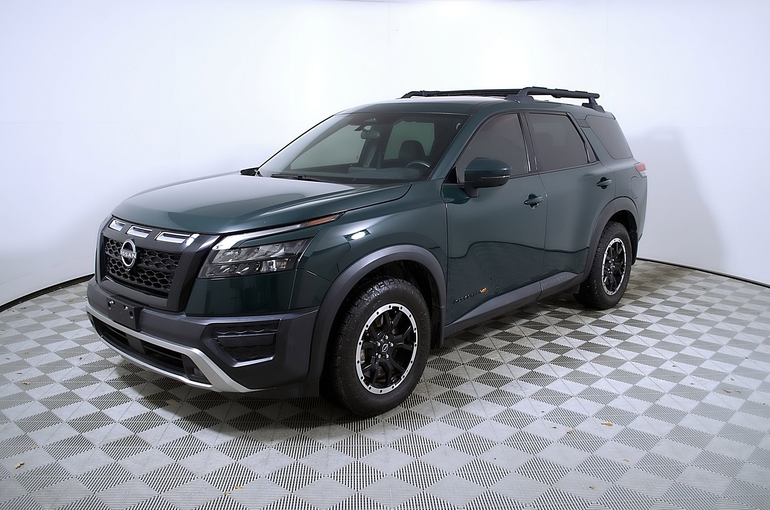 Used 2024 Nissan Pathfinder Rock Creek AWD/4WD image 3