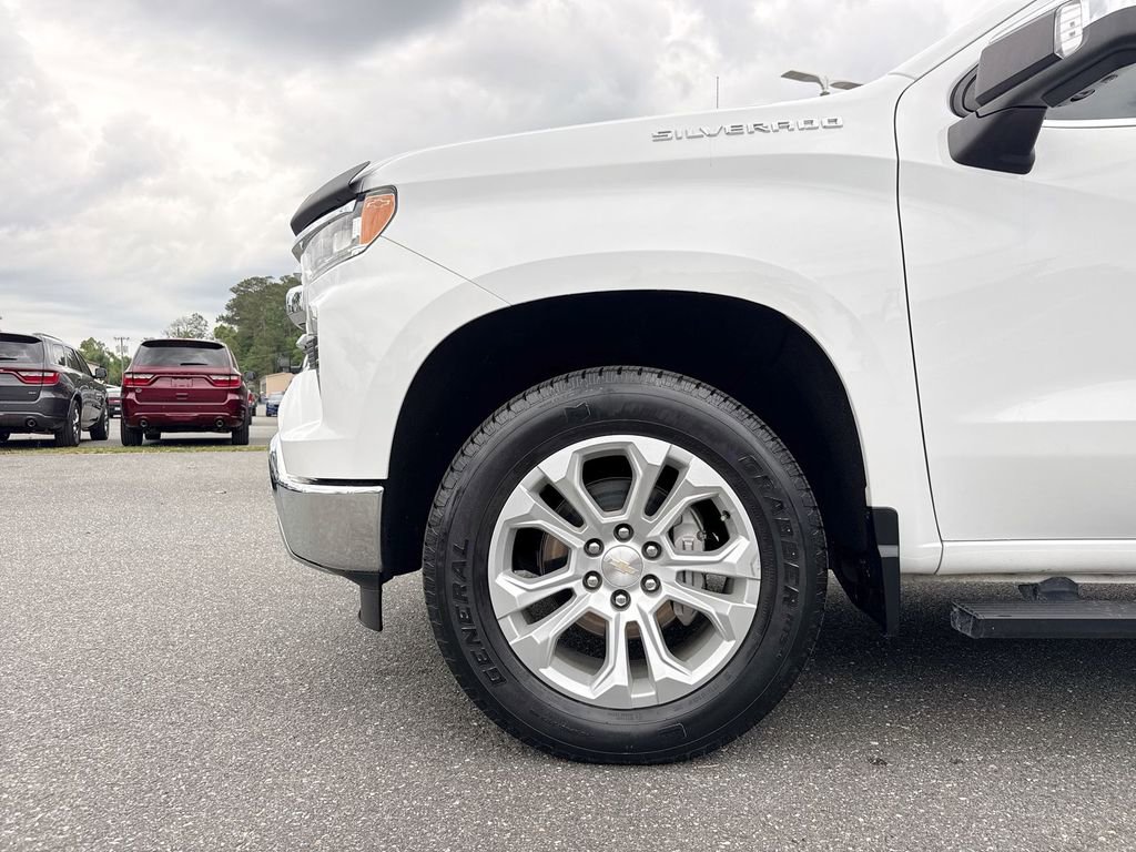 Used 2022 Chevrolet Silverado 1500 LTZ w/ LTZ Convenience Package II AWD/4WD image 10