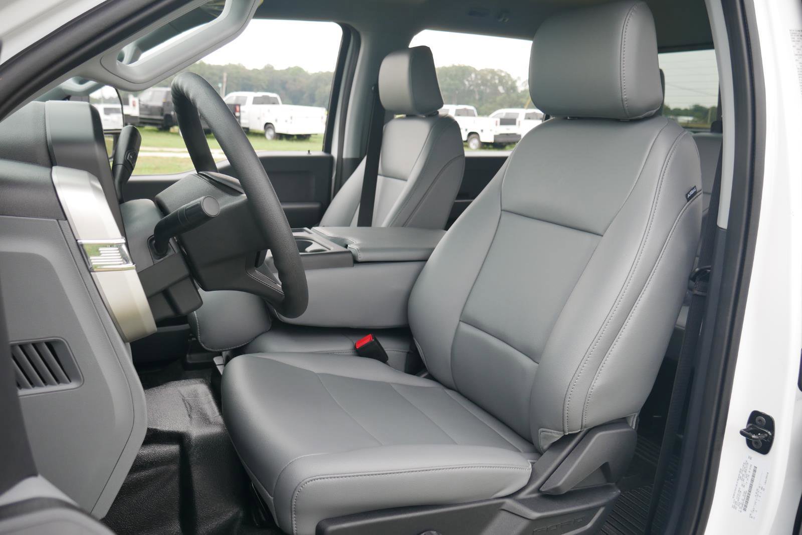 New 2025 Ford F350 XL w/ XL Chrome Package image 17