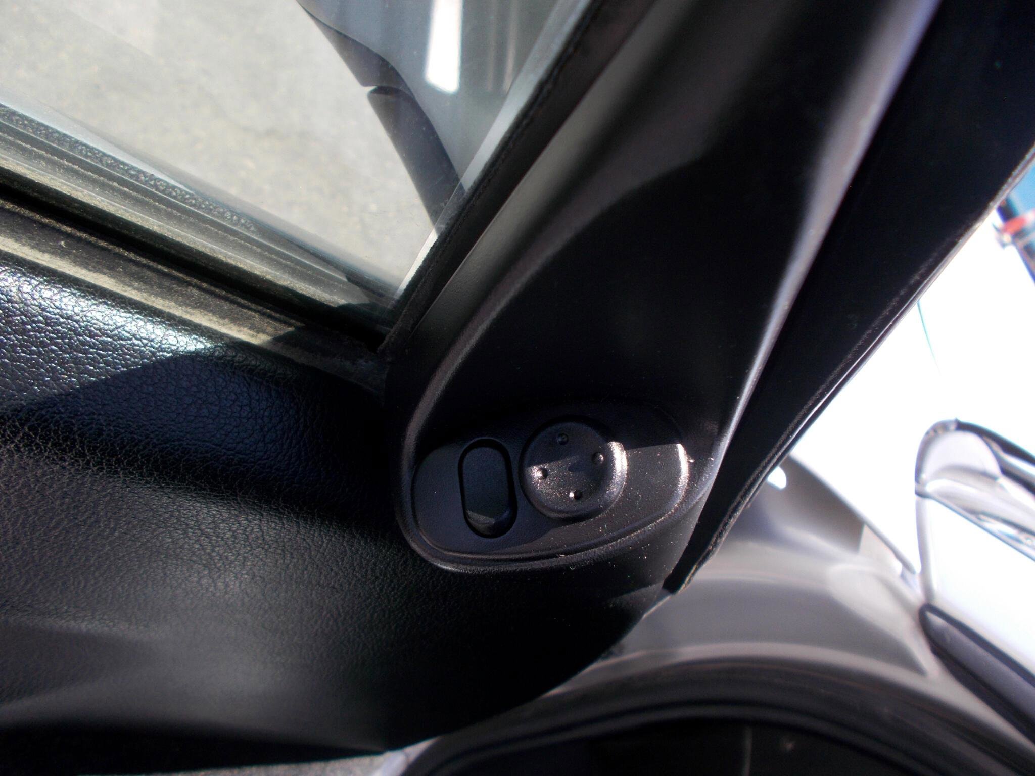 Used 2004 Porsche Boxster RWD image 18