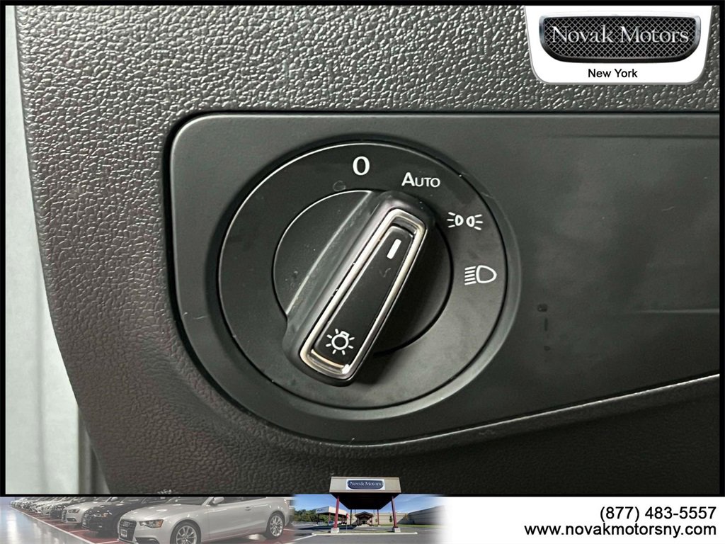 Used 2023 Volkswagen Tiguan SE R-Line image 23