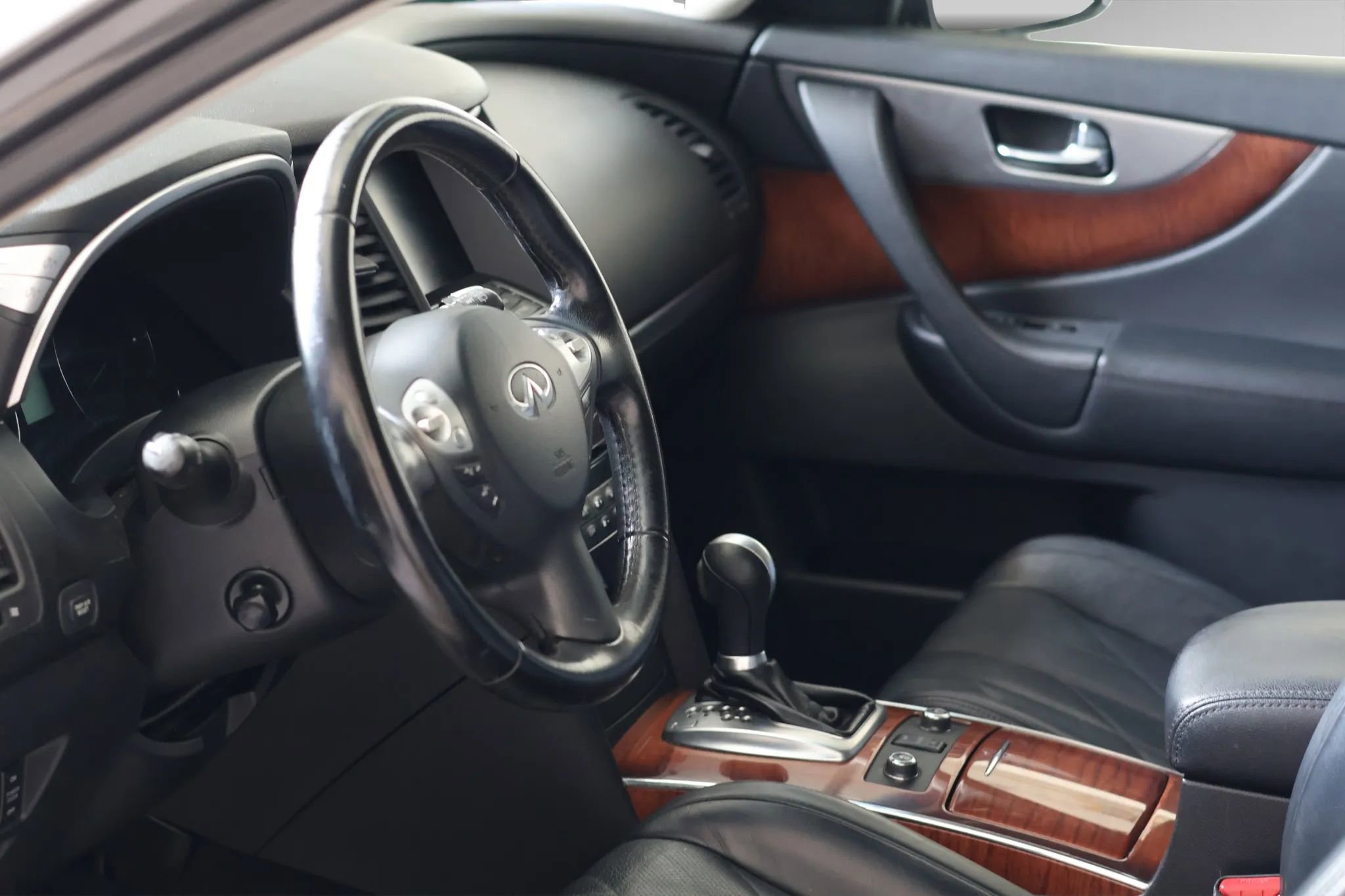 Used 2012 INFINITI FX35 AWD w/ Premium Pkg image 9