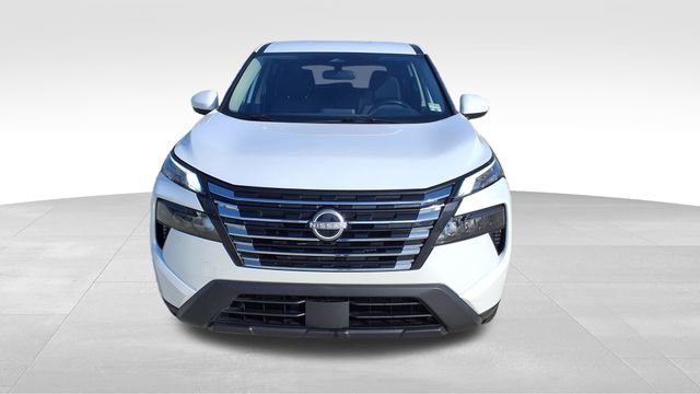 Used 2025 Nissan Rogue SV image 2