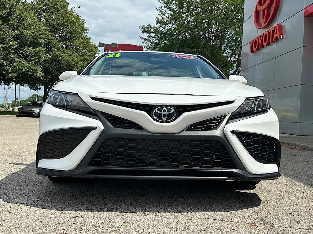 Certified 2021 Toyota Camry SE FWD image 9