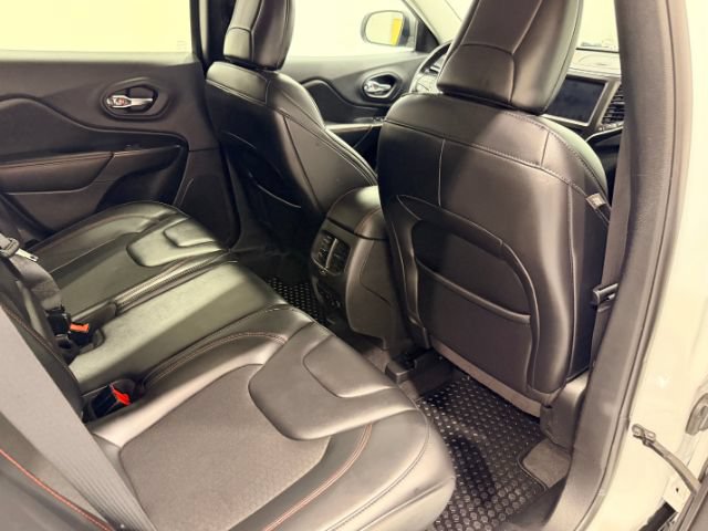 Used 2020 Jeep Cherokee Trailhawk w/ Cold Weather Group AWD/4WD image 25