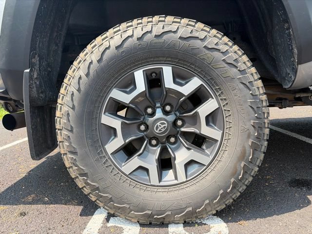 Used 2021 Toyota Tacoma TRD Off-Road AWD/4WD image 5