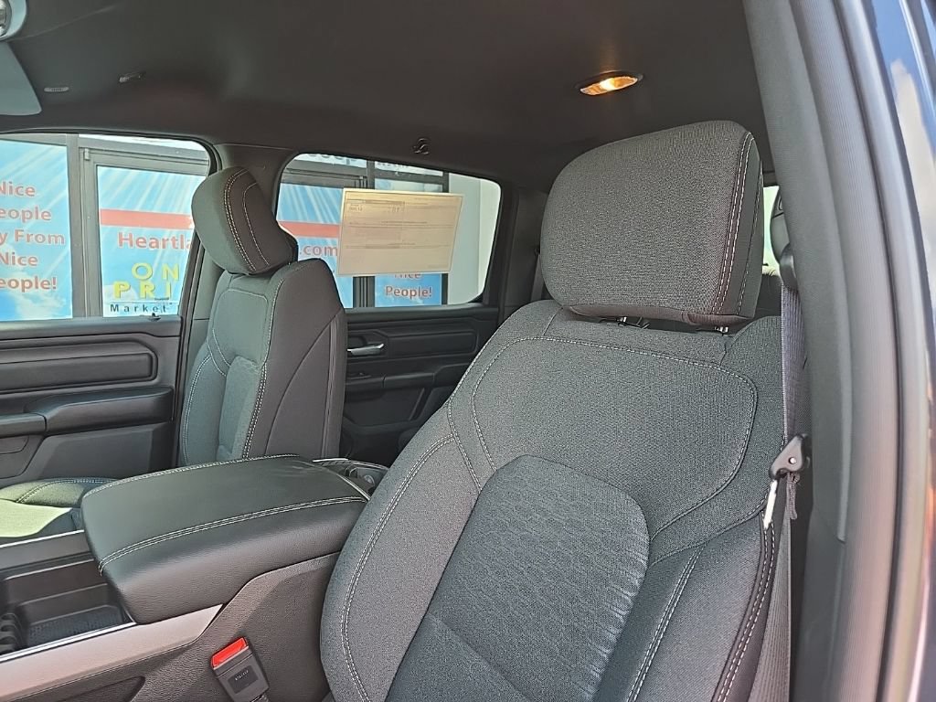 New 2027 RAM 1500 Express AWD/4WD image 40