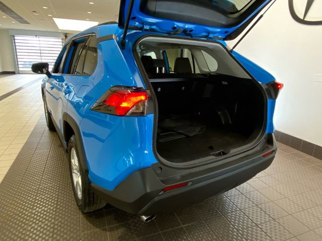 Used 2021 Toyota RAV4 XLE AWD/4WD image 25