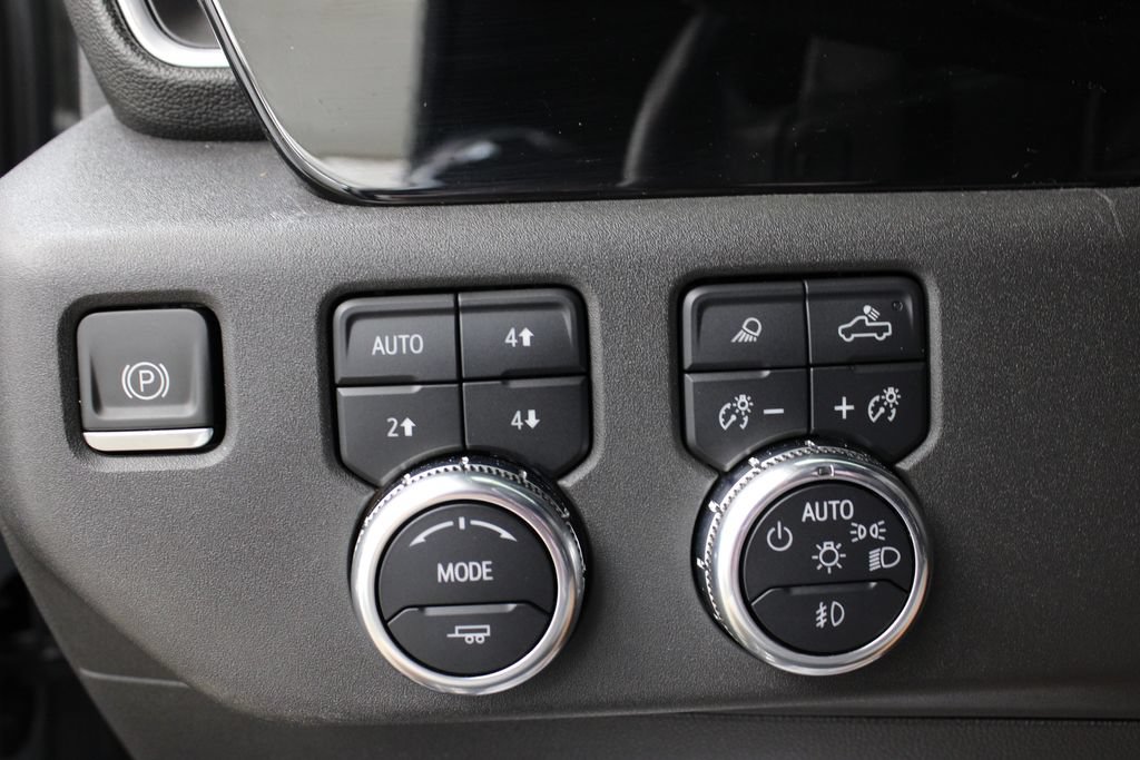Used 2023 GMC Sierra 1500 SLT w/ SLT Premium Plus Package AWD/4WD image 28