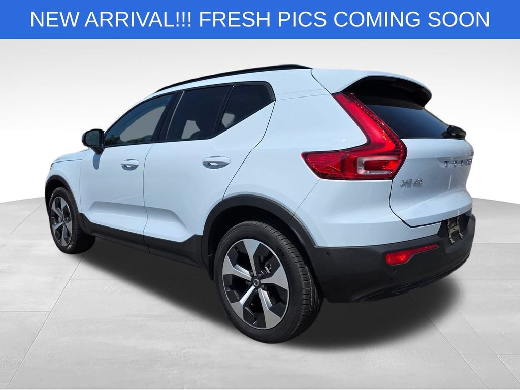 Used 2026 Volvo XC40 B5 Plus AWD/4WD image 5