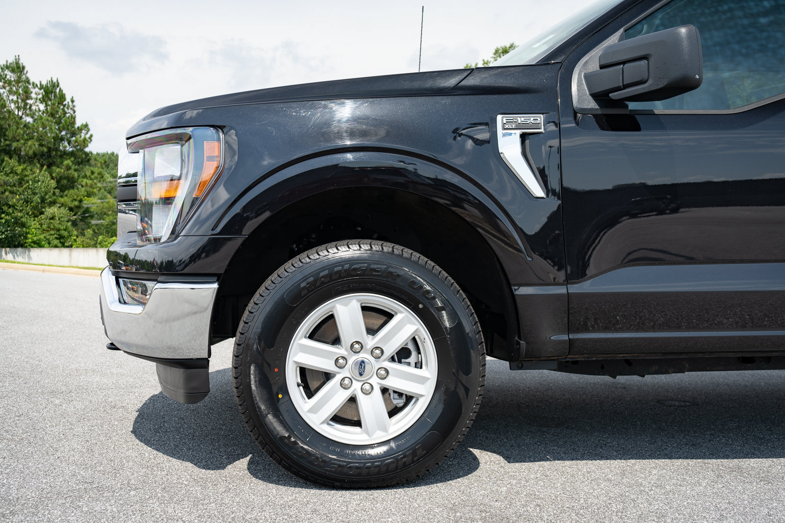 Used 2023 Ford F150 XLT AWD/4WD image 4