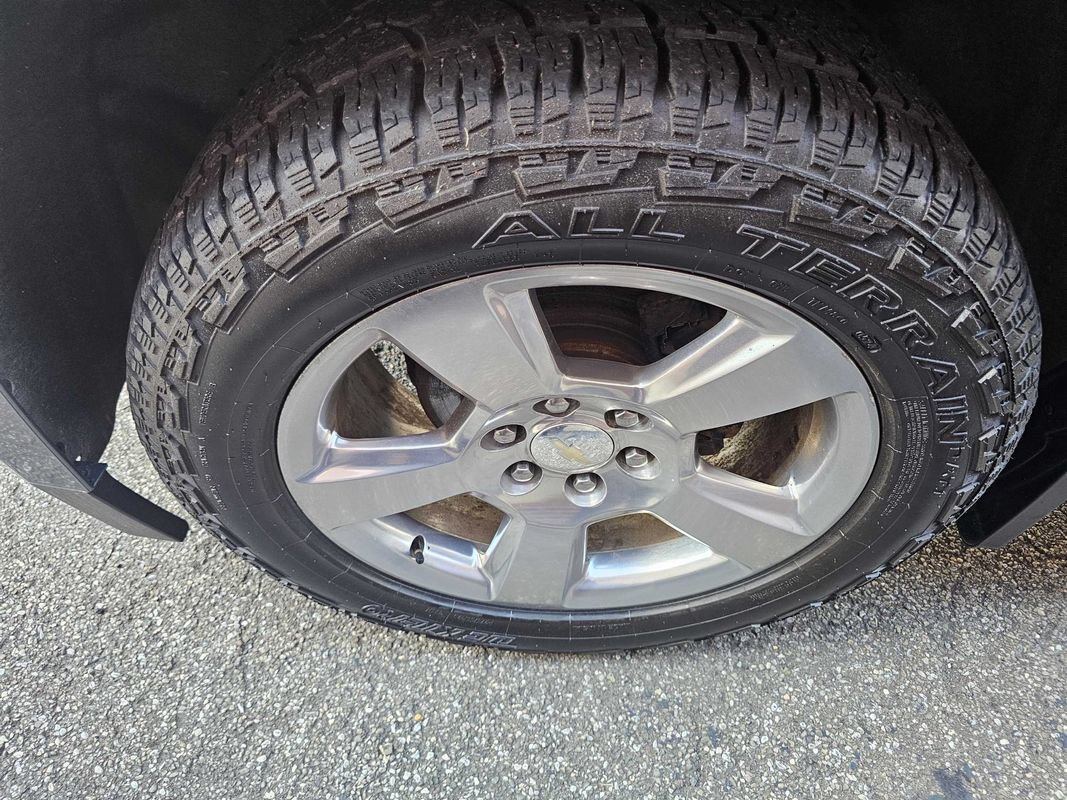 Used 2019 Chevrolet Tahoe LS w/ All-Season Package AWD/4WD image 17