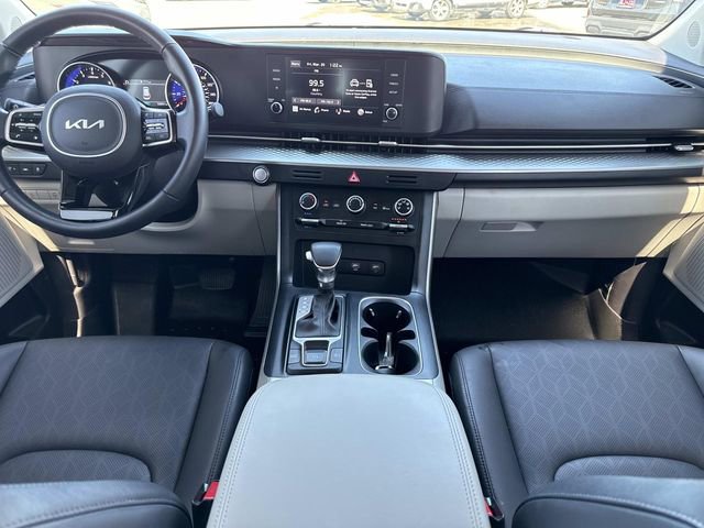 Used 2023 Kia Carnival LX FWD image 22