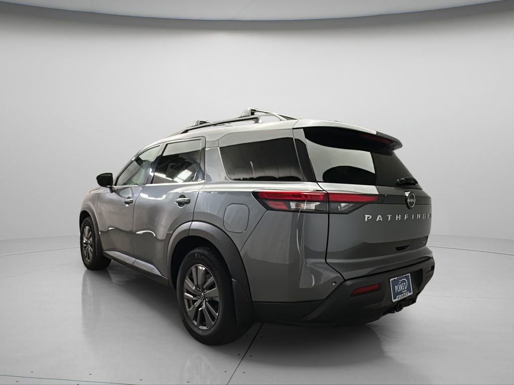 Used 2022 Nissan Pathfinder SV w/ SV Premium Package image 3