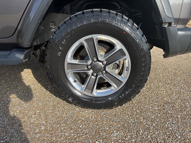 Used 2020 Jeep Wrangler Unlimited Sahara image 9
